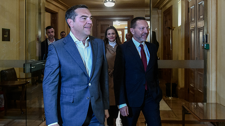 Πολύωρο ραντεβού Α. Τσίπρα με τον διοικητή της Τράπεζας της Ελλάδος Γ. Στουρνάρα